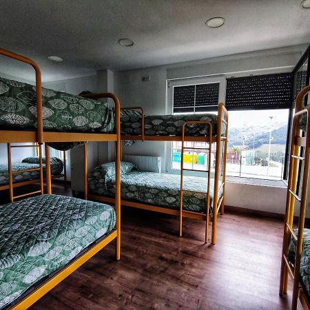 Albergue De Santullan カストロ・ウルディアレス エクステリア 写真